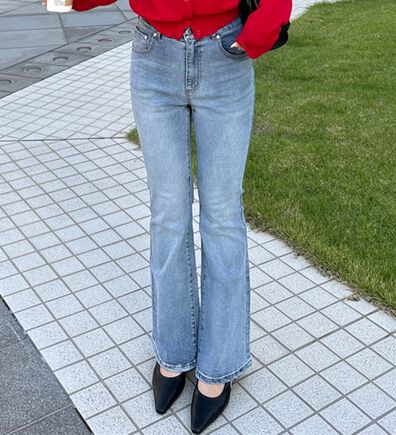 GeeRA（ジーラ）の「オリジナルパッチフレアデニムパンツ（スリム・スキニーパンツ）」