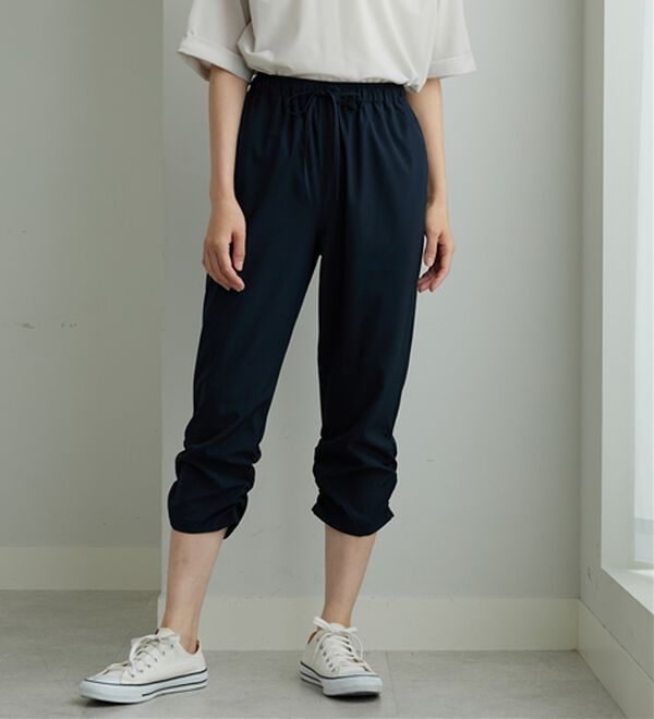 BELLUNA（ベルーナ）の「【接触冷感/UVカット/吸水速乾/軽量】ヒンヤリ＆速乾！裾くしゅクロップドパンツ（クロップドパンツ）」｜詳細画像