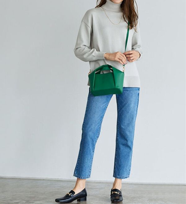 Pierrot（ピエロ）の「レーヨン混ボリュームスリーブタートルネックニット（ニット・セーター）」｜詳細画像