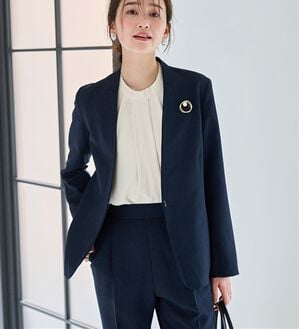 RANAN（ラナン）の「【選べる衿】洗える！多機能ベーシック２点セットスーツ（パンツスーツ）」｜ネイビー／ノーカラー
