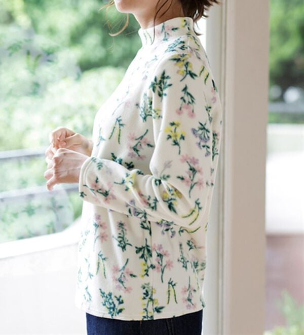 LAVIENNE（ラヴィエンヌ）の「薄手ストレッチフリースのプリントハイネック長袖（ニット・セーター）」｜詳細画像