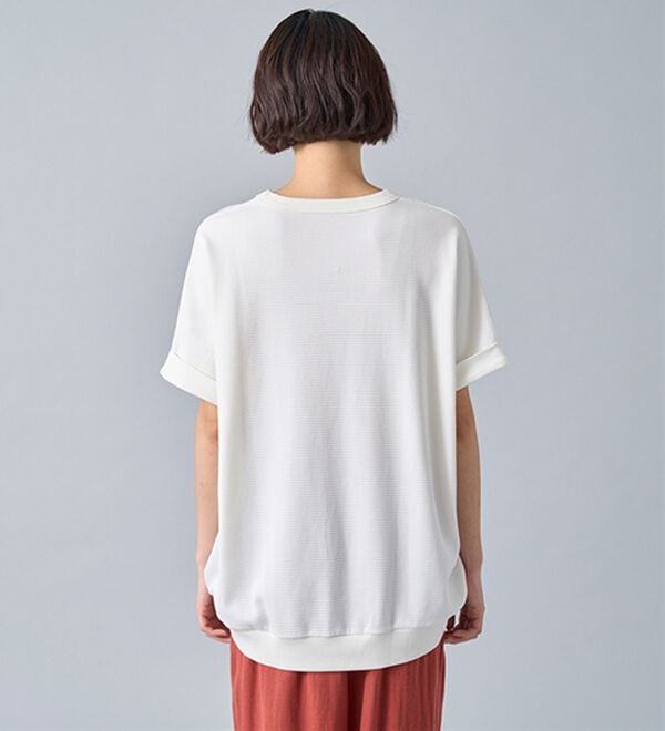 BELLUNA（ベルーナ）の「ヒンヤリ！ワッフル素材ゆったりプルオーバー（カットソー）」｜詳細画像