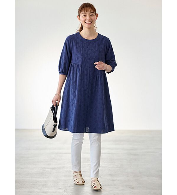 BELLUNA（ベルーナ）の「ナチュラルにお出かけ♪ドット柄チュニックワンピース（チュニックワンピース）」｜詳細画像