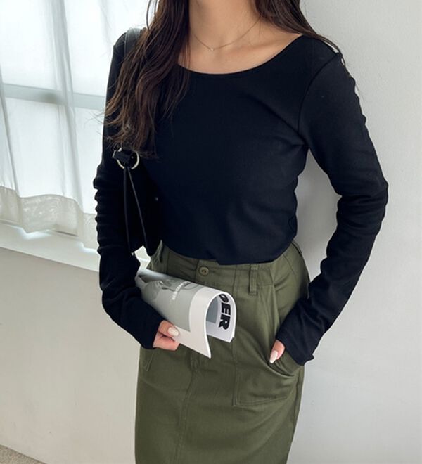 GeeRA（ジーラ）の「バックオープンリブトップス（カットソー）」｜詳細画像