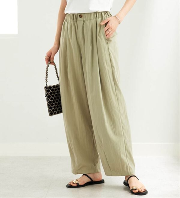 BELLUNA（ベルーナ）の「ビンテージ調タックワイドパンツ（ワイドパンツ・ガウチョ）」｜ライトグリーン