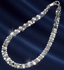 ルフラン（ルフラン）の「プラチナフラワークロスブレスレット（ブレスレット・バングル）」