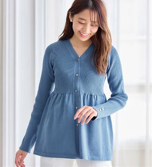 alotta（アロッタ）の「【華奢見え】ペプラムＶネックカーディガン（ニットカーディガン）」｜ブルー