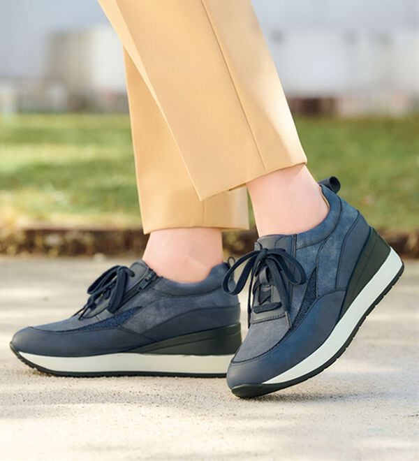 BELLUNA（ベルーナ）の「４Ｅ厚底ラインデザインスニーカー（スニーカー）」｜詳細画像