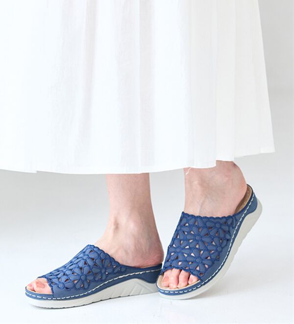 BELLUNA（ベルーナ）の「幅広フラワーレースミュール（サンダル・ミュール）」｜詳細画像