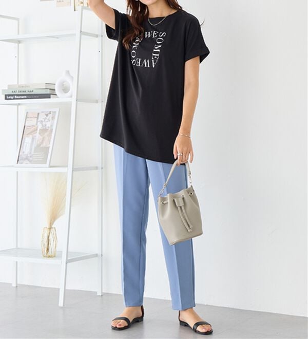 Viola e Viola（ヴィオラ エ ヴィオラ）の「【柄が選べる】大人の華やかプリントチュニックＴシャツ（チュニック）」｜詳細画像