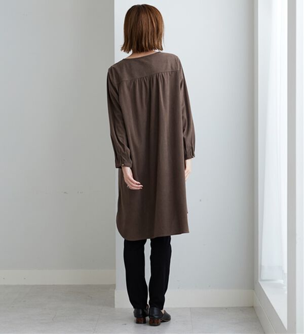 BELLUNA（ベルーナ）の「コーデュロイ素材ピンタック使いワンピース（その他ワンピース）」｜詳細画像