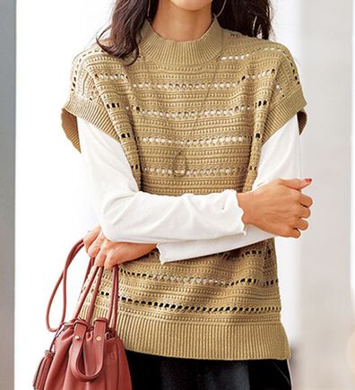 BELLUNA（ベルーナ）の「透かし編ハイネックゆったりニットベスト（ベスト）」