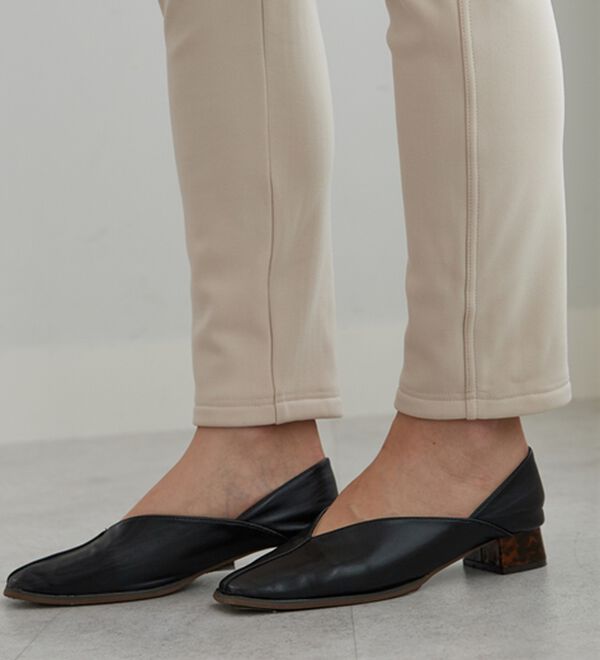 BELLUNA（ベルーナ）の「マシュマロみたいな裏ベロアなめらかストレッチパンツ（フルレングスパンツ）」｜詳細画像