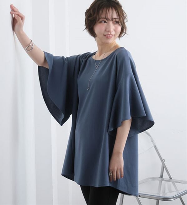 A HAPPY MARILYN（アハッピーマリリン）の「【Ｌ～６Ｌ／選べる丈】チラ見え防止！半袖フレアートップス（ブラウス）」｜詳細画像