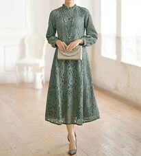 BELLUNA（ベルーナ）の「フリルデザイン総レースワンピース（その他ワンピース）」