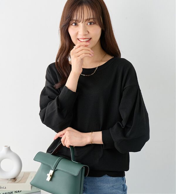alotta（アロッタ）の「＜洗える＞柔らか綿タッチ！秋これ１枚パフ袖ニット（ニット・セーター）」｜ブラック