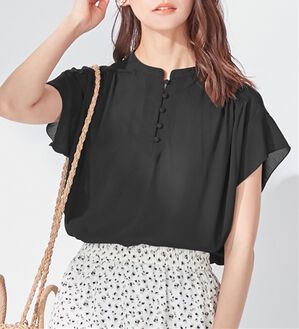 alotta（アロッタ）の「楊柳素材クルミボタンチュニックブラウス（チュニック）」｜ブラック