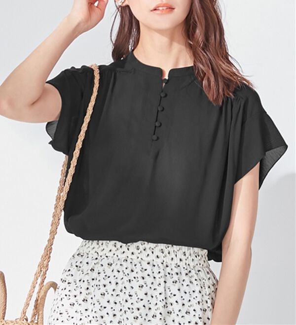 alotta（アロッタ）の「楊柳素材クルミボタンチュニックブラウス（チュニック）」｜ブラック