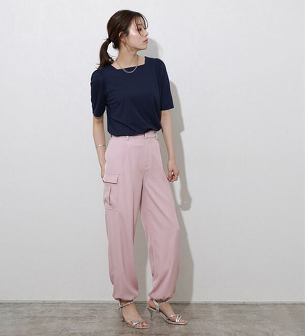 Pierrot（ピエロ）の「接触冷感スクエアネックパフスリーブＴシャツ（カットソー）」｜詳細画像