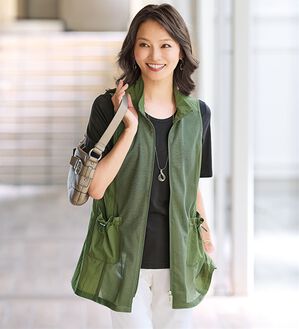 BELLUNA（ベルーナ）の「＜旅行の寒暖差に便利！＞メッシュ切替デザインベスト（ベスト）」｜カーキ