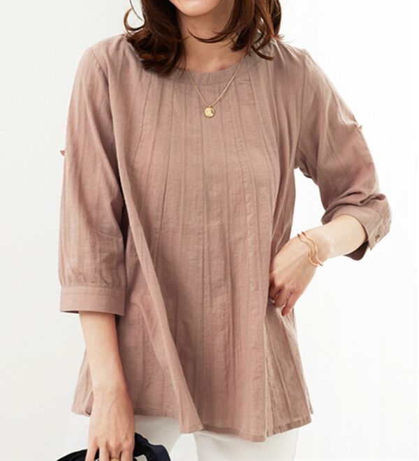 BELLUNA（ベルーナ）の「【店舗・ネット限定】シャドーストライプ素材タック使いブラウス（ブラウス）」｜ピンクベージュ