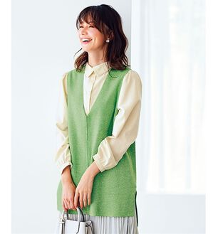 BELLUNA（ベルーナ）の「エコ素材シンプルロングニットベスト（ベスト）」｜グリーン