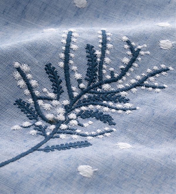 「麻混刺しゅうブラウス（ブラウス）」｜詳細画像