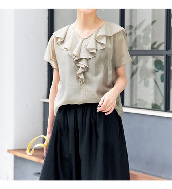 VINNO（ヴィノ）の「シャイニーローンラッフル衿ブラウス（ブラウス）」｜詳細画像