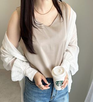 GeeRA（ジーラ）の「前後２ｗａｙヴィンテージサテンノースリーブ（タンクトップ・キャミソール）」｜グレージュ