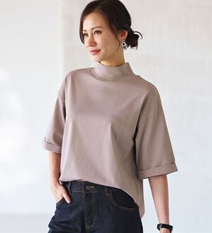 BELLUNA（ベルーナ）の「小顔見せ！ヒンヤリハイネックオーバーサイズＴシャツ（Tシャツ）」｜モカ