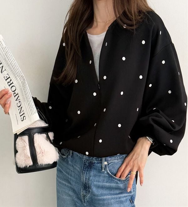 GeeRA（ジーラ）の「ドット刺繍ハーフジップダンボールトップス（カットソー）」｜詳細画像