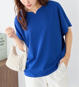 alotta（アロッタ）の「着痩せが叶うドルマンスリーブきれいめカットソー（カットソー）」｜ロイヤルブルー