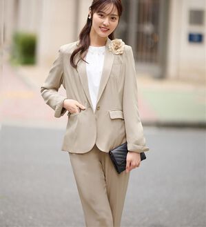 alotta（アロッタ）の「【２点セット】洗える！多機能セットアップ＜７号～２３号＞（パンツスーツ）」｜グレージュ