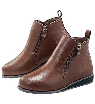 BELLUNA（ベルーナ）の「ゆったり５Ｅダブルファスナーブーツ（ブーツ）」