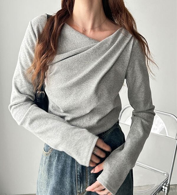 GeeRA（ジーラ）の「ドレープデザインカットソー（カットソー）」｜詳細画像