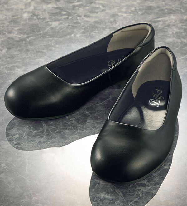 ほぼ新品】シンプル黒いパンプス ちょろ