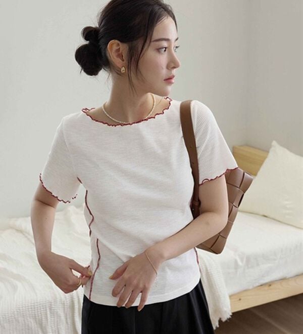 CHAN ME（チャンミ）の「配色ボートネックメロートップス（Tシャツ）」｜詳細画像