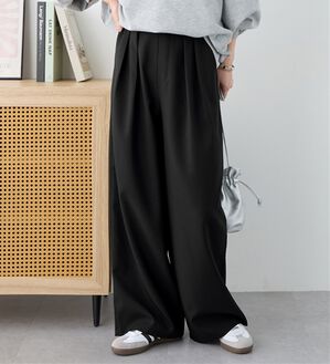 Viola e Viola（ヴィオラ エ ヴィオラ）の「【シワになりにくい】隠して美脚とろみ２タックワイドパンツ（ワイドパンツ・ガウチョ）」｜ブラック