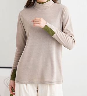 BELLUNA（ベルーナ）の「しっとり素材配色デザインプルオーバー（カットソー）」｜ベージュ&times;グリーン