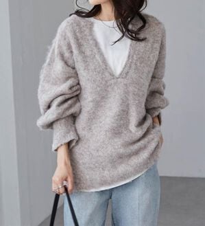 RANAN（ラナン）の「ディープキーネックシャギーニット（ニット・セーター）」｜ベージュ