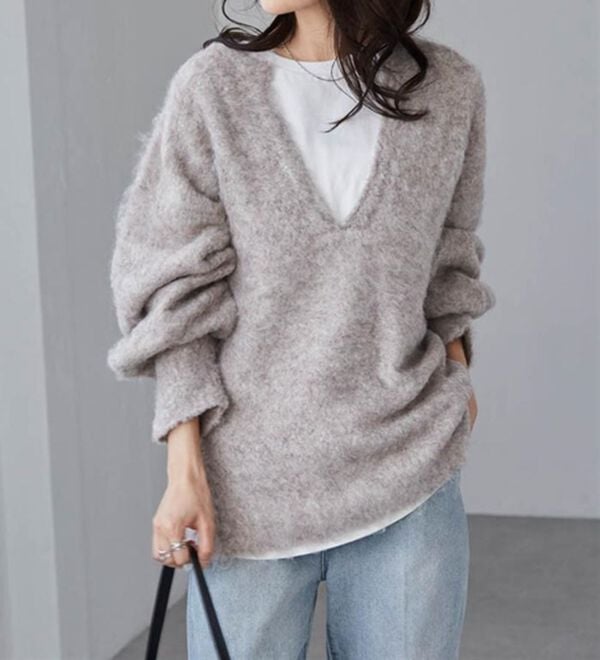 RANAN（ラナン）の「ディープキーネックシャギーニット（ニット・セーター）」｜ベージュ