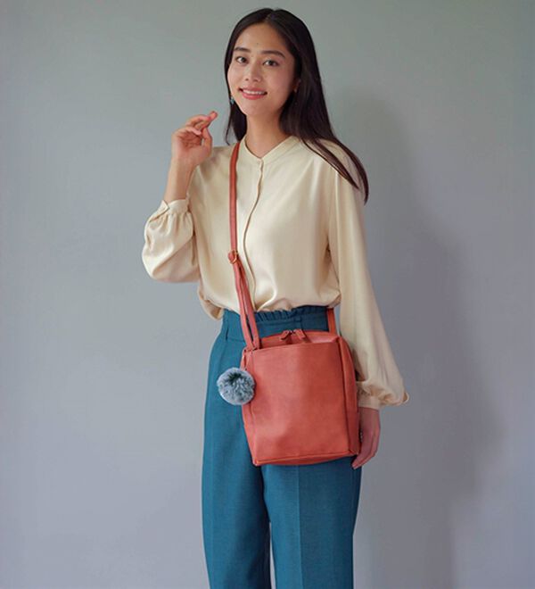 BELLUNA（ベルーナ）の「ガバッと開く！充実収納の３層式ミニショルダー（ショルダーバッグ）」｜詳細画像