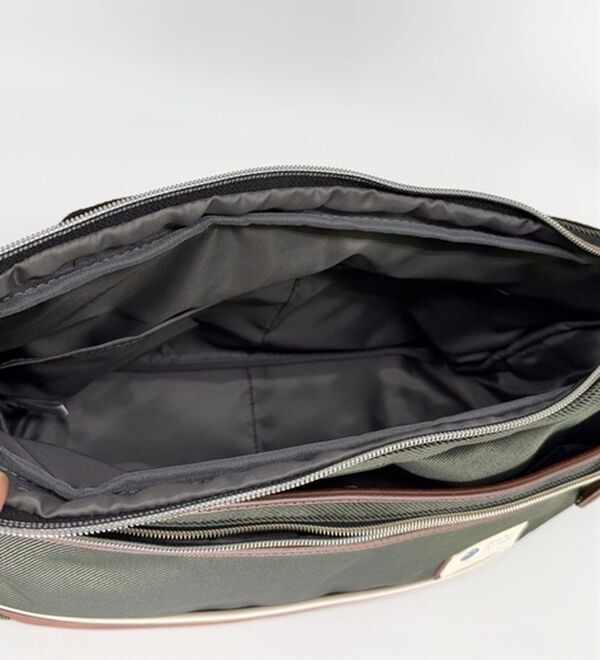 「＜アーノルド　パーマー＞収納上手なクロスボディバッグ（メンズボディバッグ・ウエストポーチ）」｜詳細画像