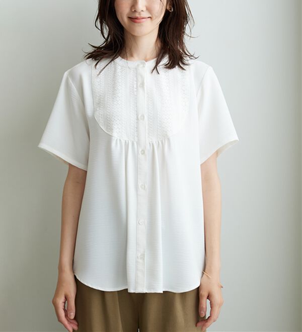 BELLUNA（ベルーナ）の「【2つの機能付き】お手入れ楽々！レース使いシャツチュニック（ブラウス）」｜詳細画像