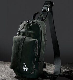 「＜ＭＬＢ＞タフネスボディバッグ（メンズショルダーバッグ）」｜ドジャース・ブラック