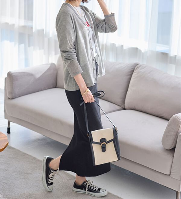 Viola e Viola（ヴィオラ エ ヴィオラ）の「ＶネックベーシックＵＶカーディガン（ニットカーディガン）」｜詳細画像