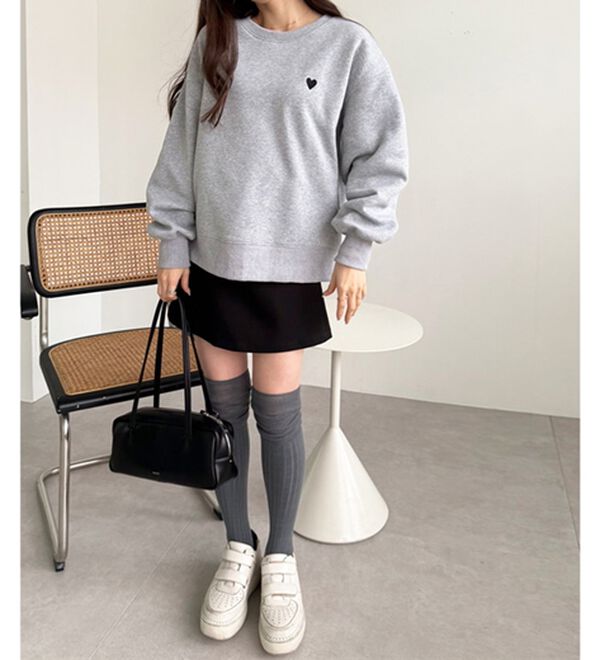 GeeRA（ジーラ）の「ロゴ＆ハート刺しゅう裏起毛スウェット（トレーナー・スウェット）」｜詳細画像