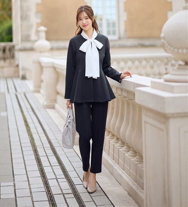 GeeRA（ジーラ）の「【２点セット】ペプラムジャケットテーパードパンツセットアップスーツ（パンツスーツ）」｜詳細画像