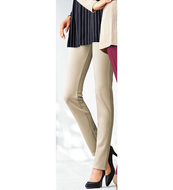 BELLUNA（ベルーナ）の「裏ベロアストレッチ素材レギンスパンツ（フルレングスパンツ）」｜アイボリー