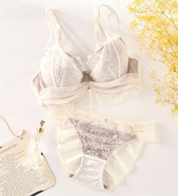 YU'NOW（ユナウ）の「ｔｏ　ｍｅｅブラ＆ショーツ（ブラジャー＆ショーツセット）」｜詳細画像